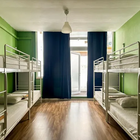 Urban Garden Hostel Lisbon Exterior photo